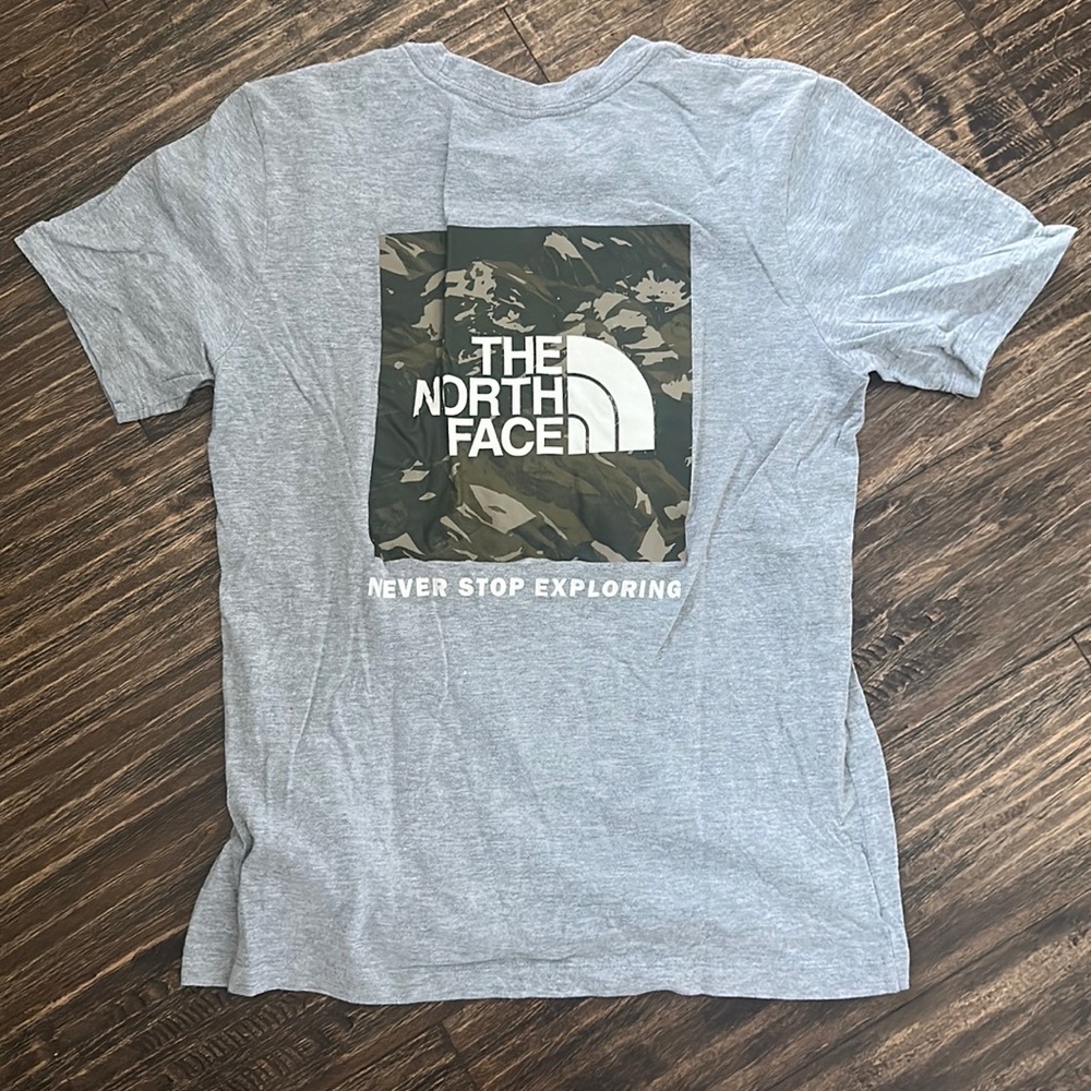 💖Women’s The North Face XS Shirt Gray Camo